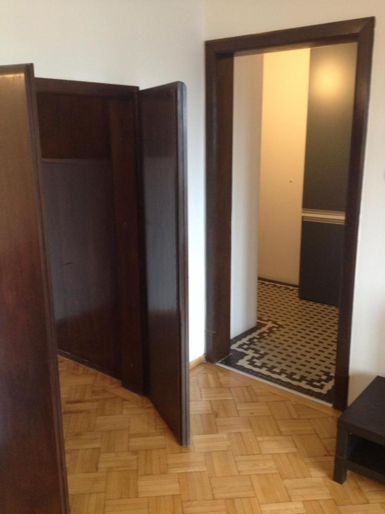 Central Studio Across From Intercontinental Бухарест Екстер'єр фото