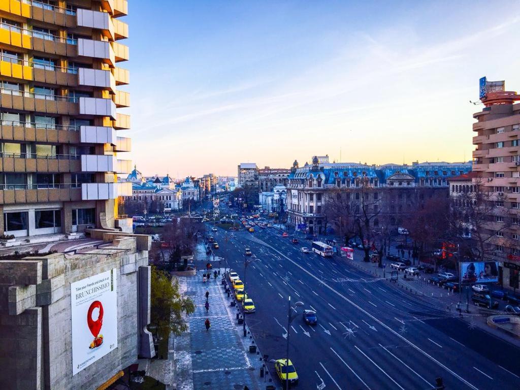 Central Studio Across From Intercontinental Бухарест Екстер'єр фото